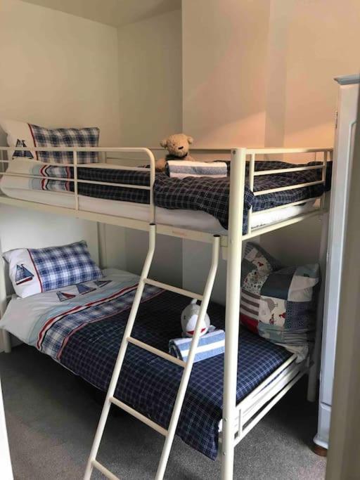 Lilly'S Cottage, Filey, Sleeps 8 Eksteriør billede